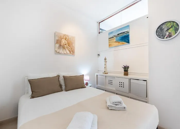 Lagos Homestay * ラゴス